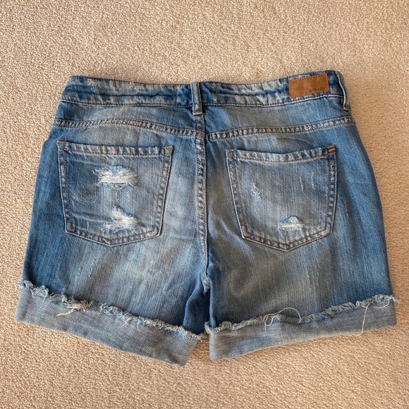 Garage Girlfriend Short - Picture 1 of 2